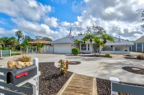 384 Gulf Breeze Blvd, Venice, FL 34293