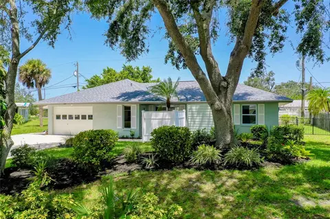 409 W Shade Dr, Venice, FL 34293