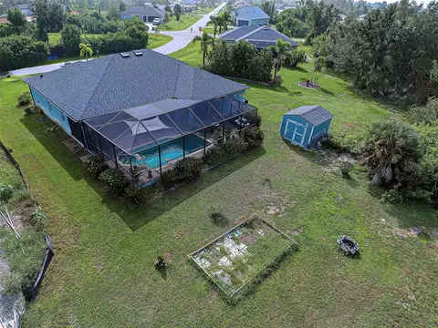 7111 Peacock Ln, Englewood, FL 34224