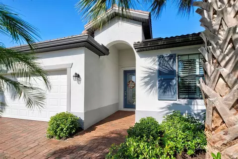 19357 Nearpoint Dr, Venice, FL 34292