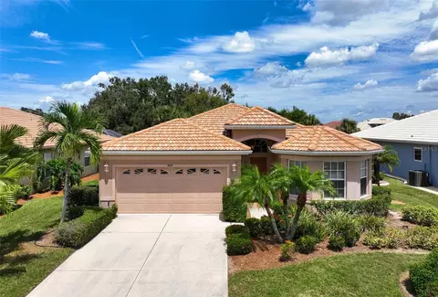 409 Pinewood Lake Dr, Venice, FL 34285