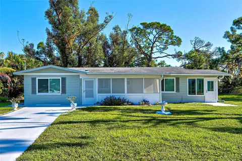 1382 Wall St, Englewood, FL 34223