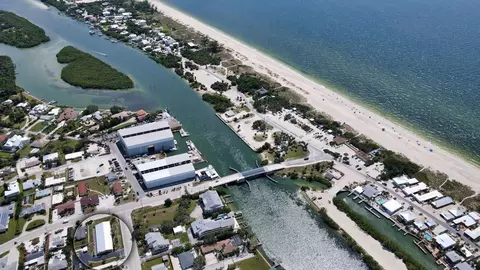 100 Bayshore Rd #C, Nokomis, FL 34275