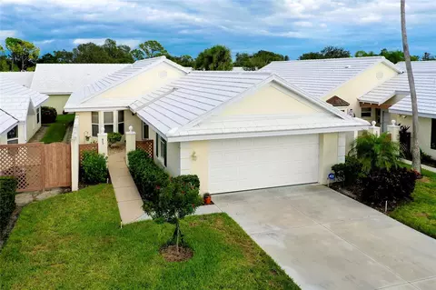 823 Harrington Lake Ln #33, Venice, FL 34293