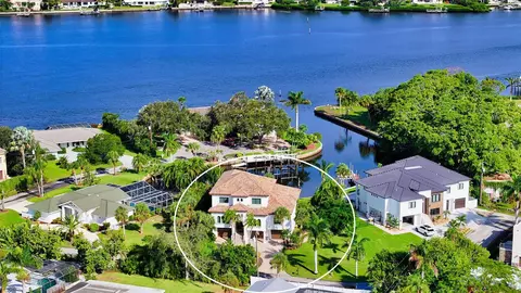 304 Banyan Dr, Nokomis, FL 34275