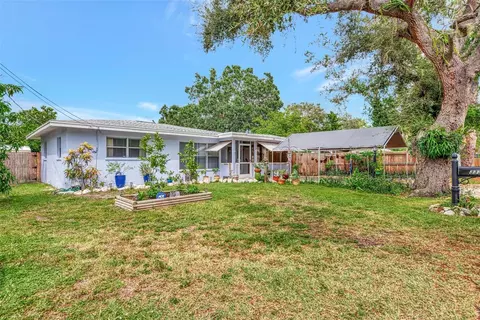 333 Mount Pleasant Rd, Nokomis, FL 34275