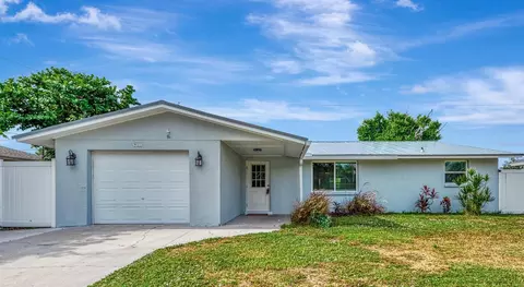 911 Seneca Rd, Venice, FL 34293