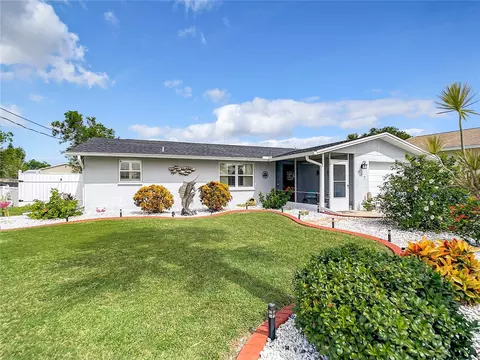 608 Roberts Bay Dr, Nokomis, FL 34275