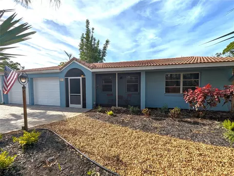 417 Mahon Dr, Venice, FL 34285