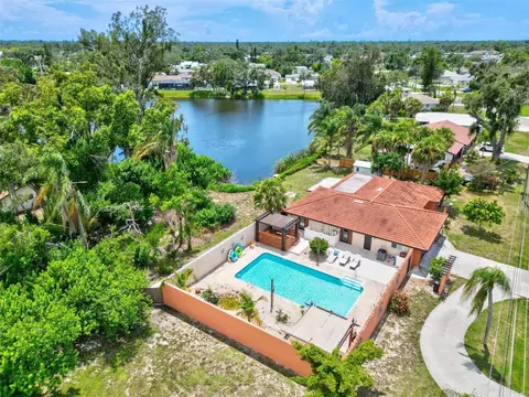 416 E Seminole Dr, Venice, FL 34293 photo 1
