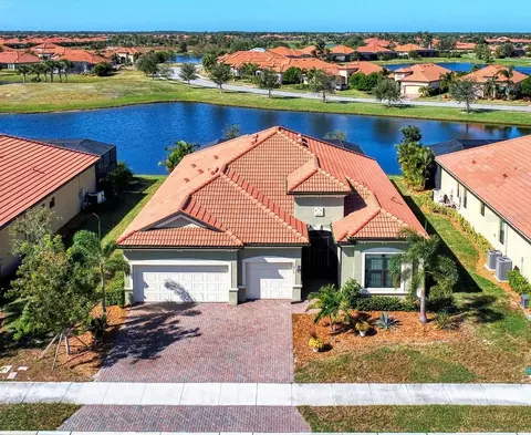 10916 Tarflower Dr, Venice, FL 34293