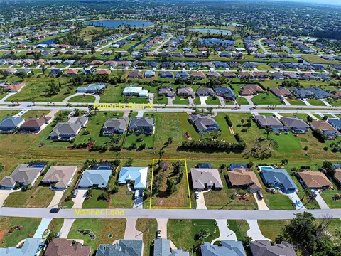 233 Mariner Ln, Rotonda West, FL 33947