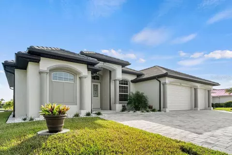 15922 Aqua Cir, Port Charlotte, FL 33981