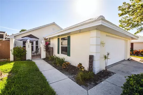 825 Harrington Lake Ln #34, Venice, FL 34293
