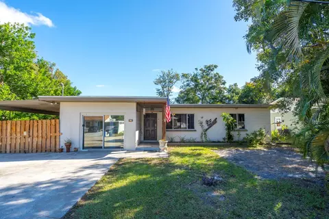 3617 Stardust Pl, Sarasota, FL 34232
