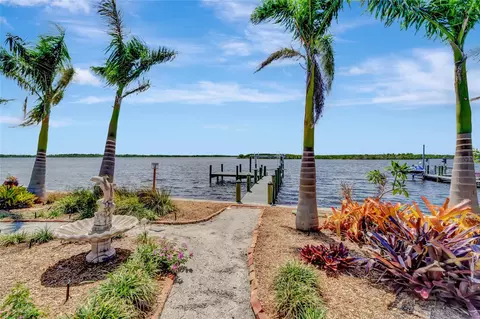 3340 Peace River Dr, Punta Gorda, FL 33983