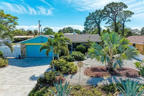 324 Aurora St E, Venice, FL 34285