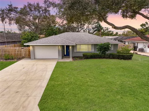 285 Mount Vernon Dr, Venice, FL 34293