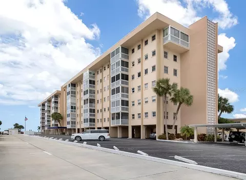 1255 Tarpon Center Dr #415, Venice, FL 34285