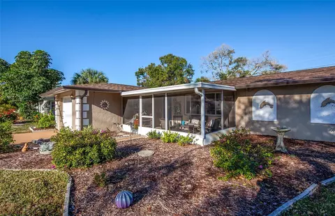 280 W Seminole Dr, Venice, FL 34293