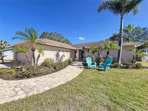 1569 Carrolwood Dr, Sarasota, FL 34232