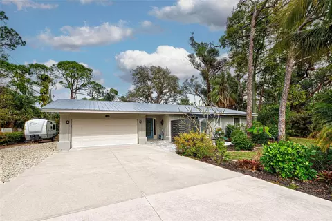440 Artists Ave, Englewood, FL 34223