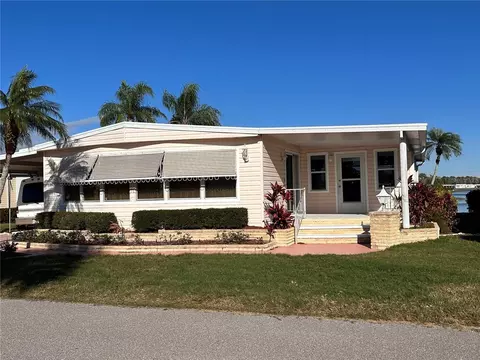 113 Castle Dr, Nokomis, FL 34275