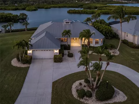 858 Hillcrest Dr, Nokomis, FL 34275