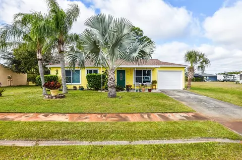 3261 Montclair Cir, North Port, FL 34287