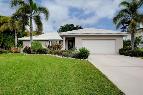 381 Flamingo Dr, Venice, FL 34285