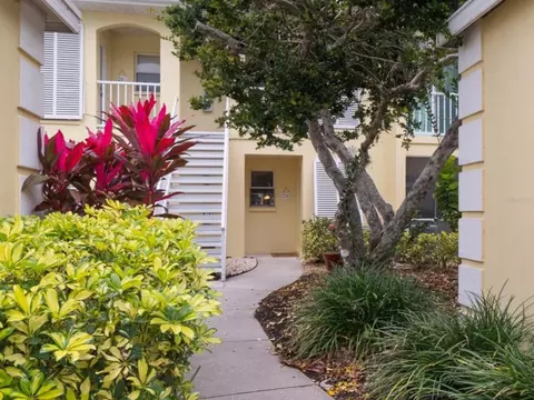 414 Cerromar Cir S #150, Venice, FL 34293