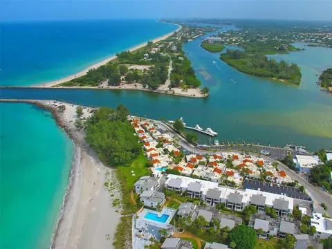 1555 Tarpon Center Dr #212, Venice, FL 34285