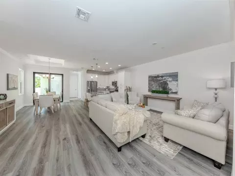 Living - 922 E Venice Ave, Venice, FL 34285 photo 2 of 4