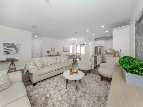 Living - 922 E Venice Ave, Venice, FL 34285 photo 1 of 4