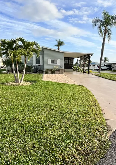 272 Camelot Dr, Nokomis, FL 34275