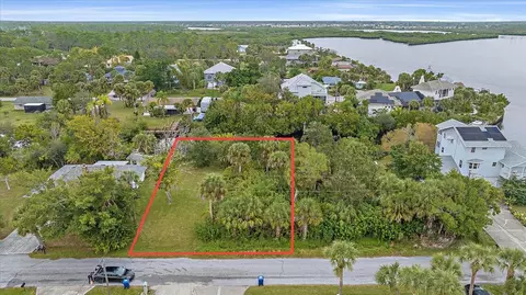 Hilolo Lane, Venice, FL 34293