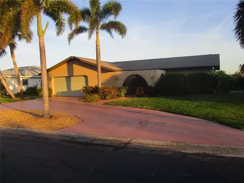 1141 S Cypress Point Dr, Venice, FL 34293