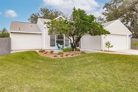 323 Myrtle Dr, Nokomis, FL 34275