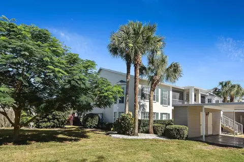402 Laurel Lake Dr #201, Venice, FL 34292