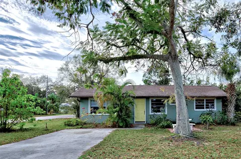 705 Harvard St, Englewood, FL 34223