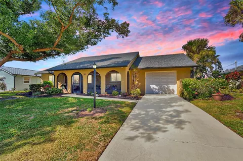516 Bellaire Dr, Venice, FL 34293
