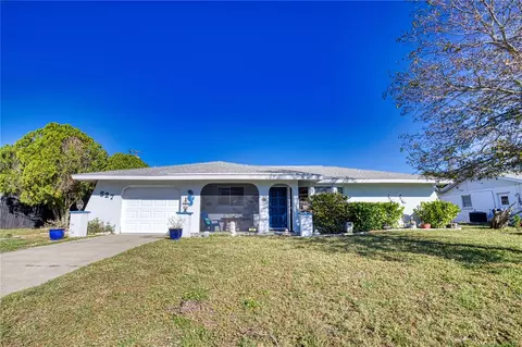 527 Oxford Dr, Venice, FL 34293