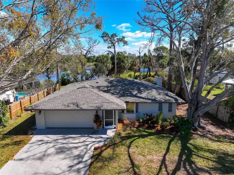 2831 Fiesta Dr, Venice, FL 34293