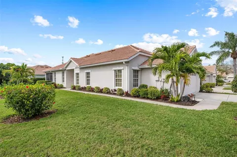 582 Back Nine Dr, Venice, FL 34285