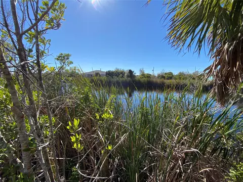 9628 Arnaz Cir, Port Charlotte, FL 33981