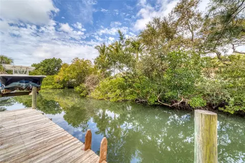 150 Sunaire Ter, Nokomis, FL 34275