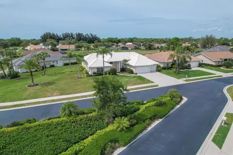 1395 Brenner Park Dr, Venice, FL 34292