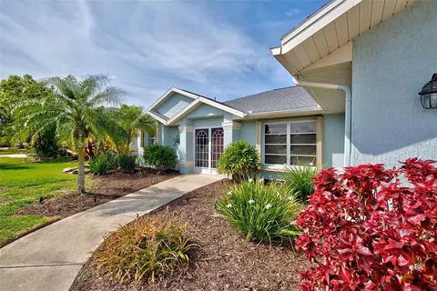 521 Cedarwood Ln, Venice, FL 34293