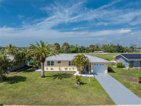 34 Golfview Ct, Rotonda West, FL 33947