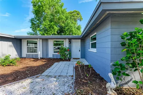 3975 Berkshire Dr, Sarasota, FL 34241
